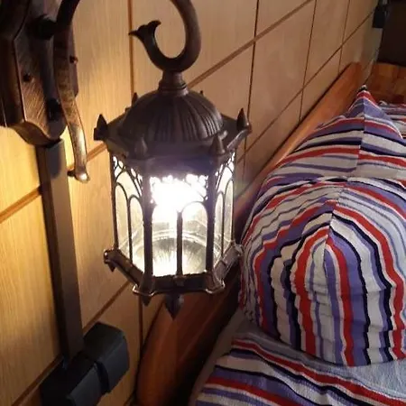 Art Ddr Eig Bad Dir Im Zim, 3 Og, Treppensteigen Kein Fruehhstück Keine Kueche Nur Uebernachtung Parkpl, Wifi, Blankenb Pensión