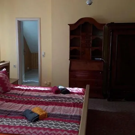 Pensión Art Ddr Eig Bad Dir Im Zim, 3 Og, Treppensteigen Kein Fruehhstück Keine Kueche Nur Uebernachtung Parkpl, Wifi, Blankenb