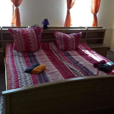 Pensión Art Ddr Eig Bad Dir Im Zim, 3 Og, Treppensteigen Kein Fruehhstück Keine Kueche Nur Uebernachtung Parkpl, Wifi, Blankenb 3*