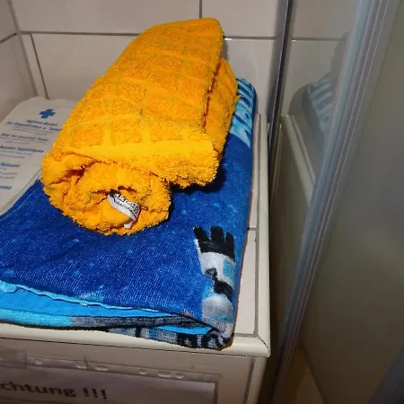 Art Ddr Eig Bad Dir Im Zim, 3 Og, Treppensteigen Kein Fruehhstück Keine Kueche Nur Uebernachtung Parkpl, Wifi, Blankenb Pensión Blankenburg (Harz)