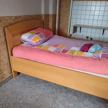 Art Ddr Eig Bad Dir Im Zim, 3 Og, Treppensteigen Kein Fruehhstück Keine Kueche Nur Uebernachtung Parkpl, Wifi, Blankenb Blankenburg (Harz)