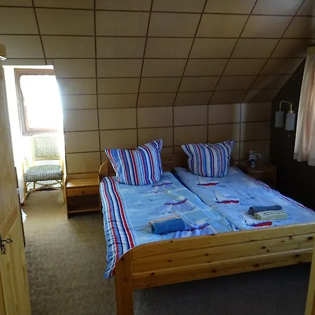 Pensión Art Ddr Eig Bad Dir Im Zim, 3 Og, Treppensteigen Kein Fruehhstück Keine Kueche Nur Uebernachtung Parkpl, Wifi, Blankenb Blankenburg (Harz)