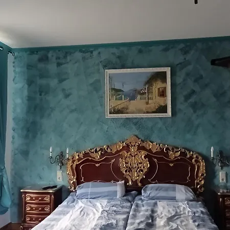 Art Ddr: Classic East German-style With Wi-fi Guest house